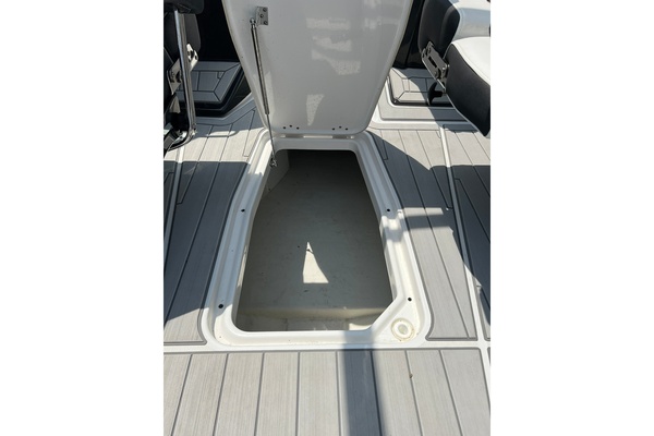 27ft Monterey Yacht For Sale