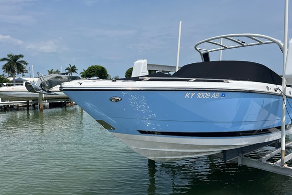 27ft Monterey Yacht For Sale