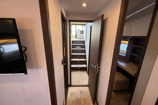 Prestige 630 Yacht For Sale