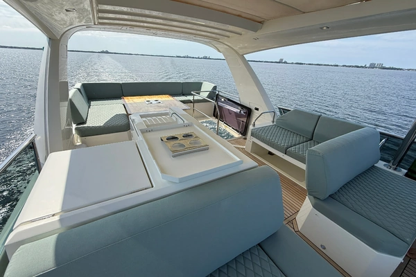 Prestige 630 Yacht For Sale