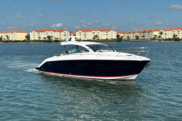 37ft Pursuit Yacht For Sale
