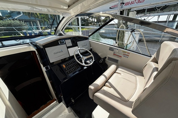 37ft Pursuit Yacht For Sale
