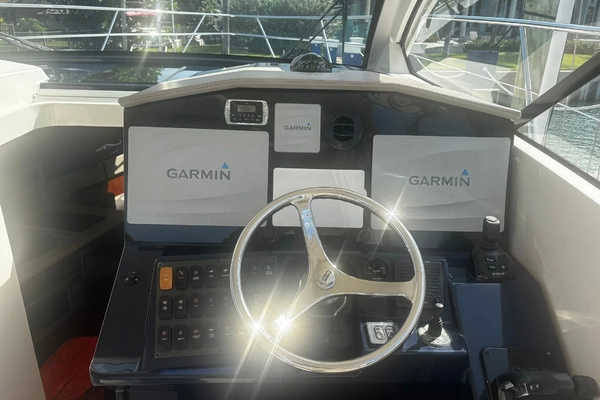Pursuit SC 365i Sport Coupe Yacht For Sale
