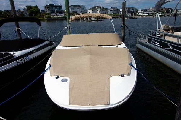 22ft Sea Ray Yacht For Sale