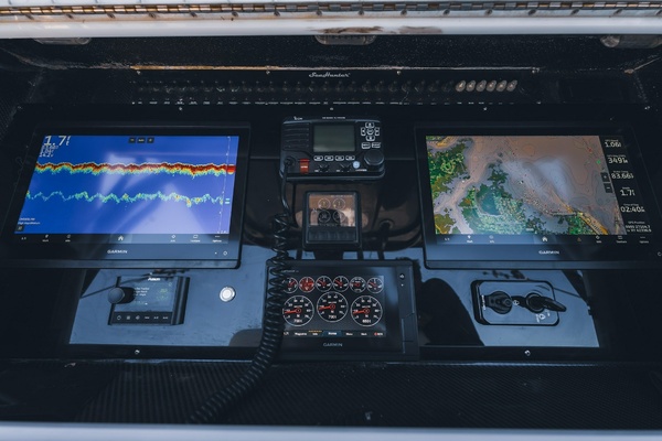 Black Magic 37ft SeaHunter Yacht For Sale