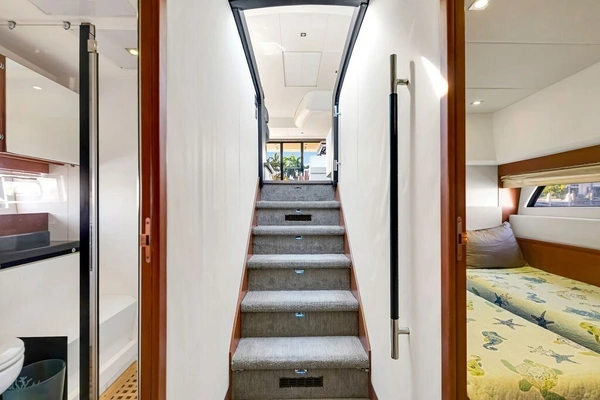 Prestige 550 Yacht For Sale