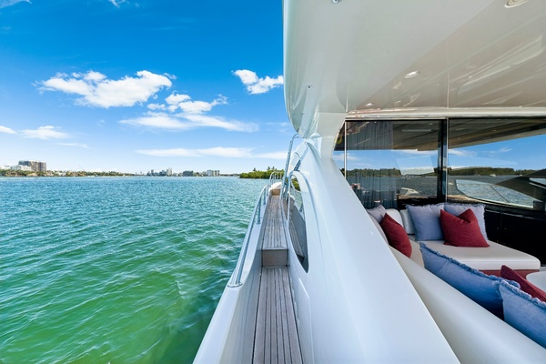 UNICO 86ft Azimut Yacht For Sale