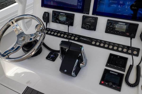 Front Runner Center Console Yacht For Sale