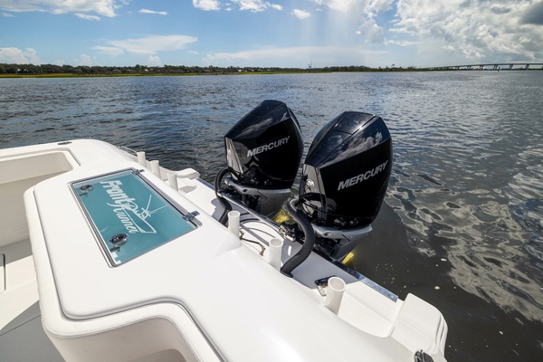 33ft Front Runner Yacht For Sale