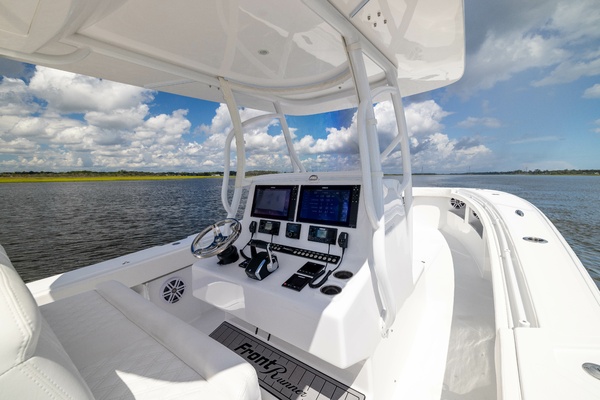 33ft Front Runner Yacht For Sale