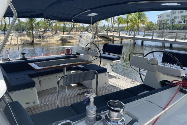 SENSIBLE 55ft Beneteau Yacht For Sale