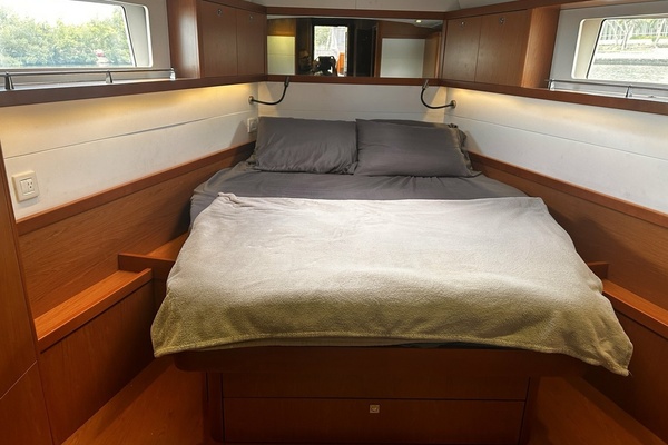SENSIBLE 55ft Beneteau Yacht For Sale