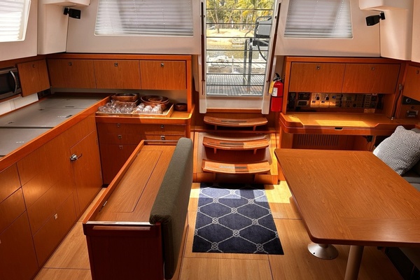 SENSIBLE 55ft Beneteau Yacht For Sale