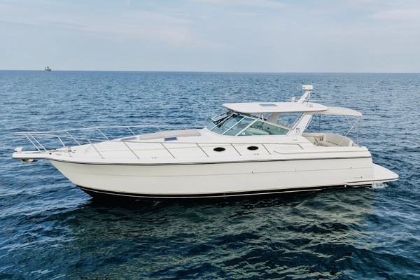 40-ft-Tiara Yachts-1997-4000 Express-Gulf Course  Chicago Illinois United States  yacht for sale