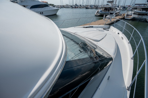 56ft Carver Yacht For Sale