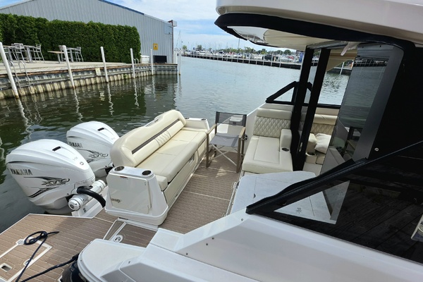 36ft Regal Yacht For Sale