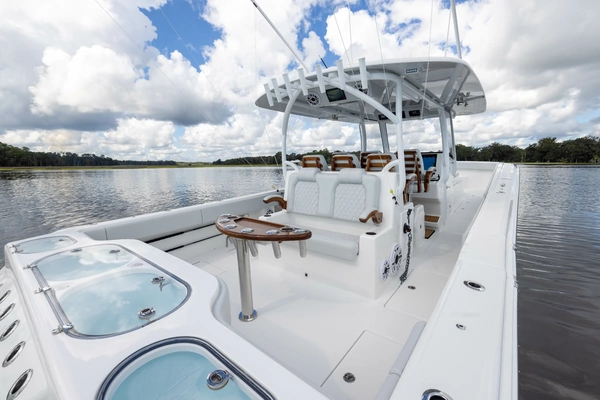 Front Runner Catamaran Yacht For Sale
