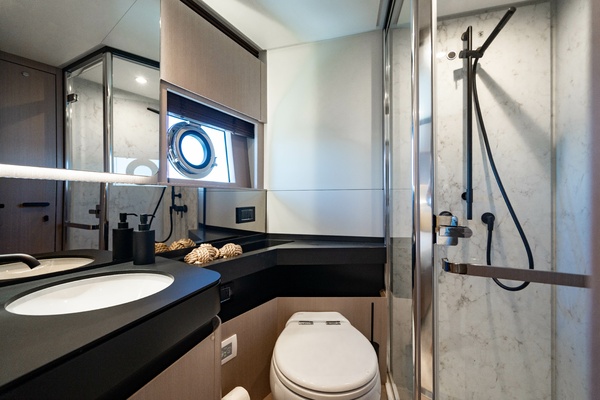 70ft Azimut Yacht For Sale