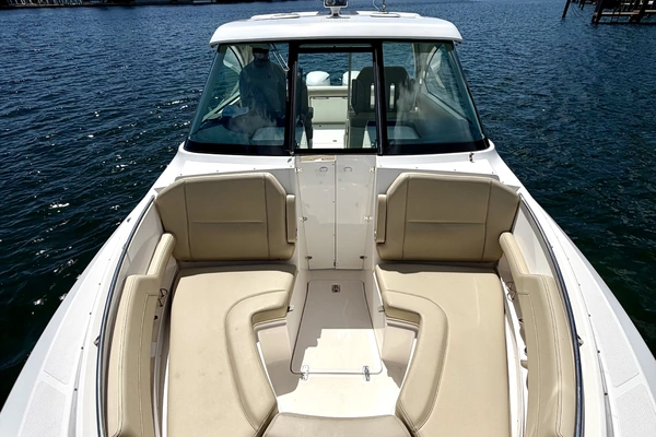 Pursuit  Yacht For Sale