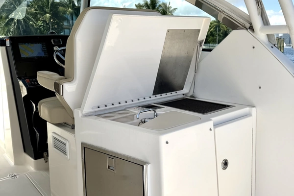Pursuit  Yacht For Sale