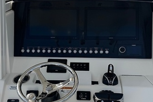 Hooked 31ft Regulator Yacht For Sale