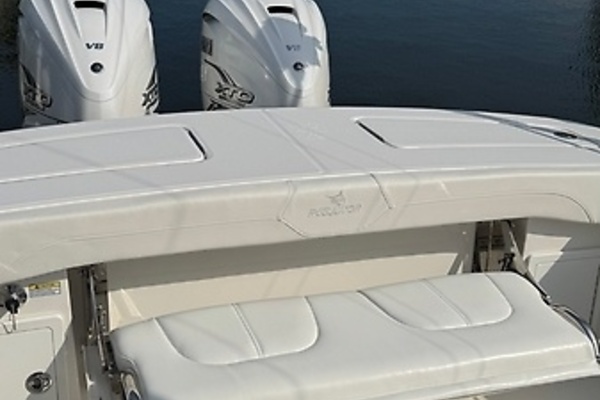 Hooked 31ft Regulator Yacht For Sale
