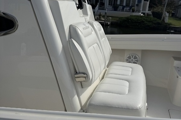 Hooked 31ft Regulator Yacht For Sale