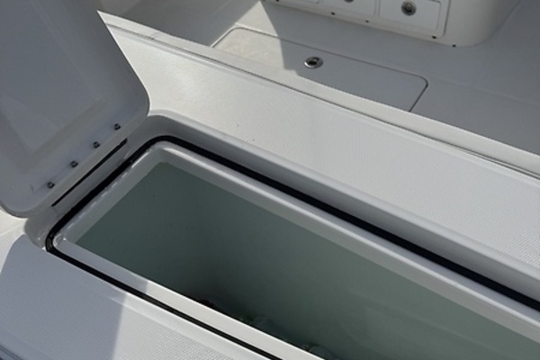 Hooked 31ft Regulator Yacht For Sale
