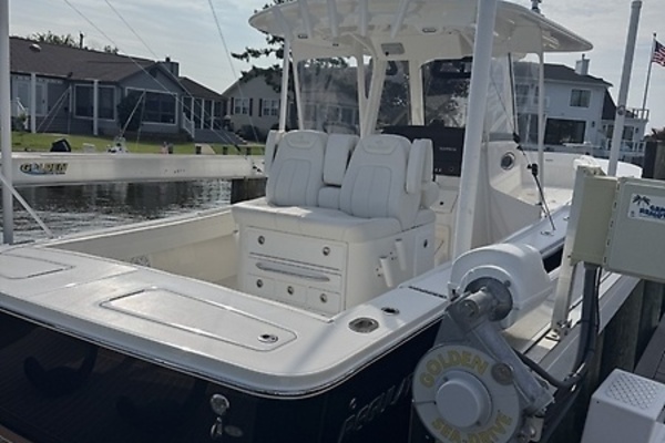 Hooked 31ft Regulator Yacht For Sale