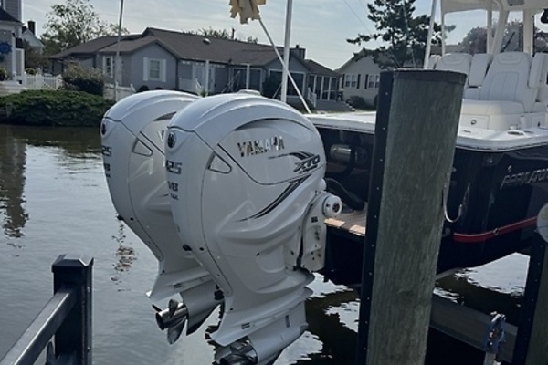 Hooked 31ft Regulator Yacht For Sale