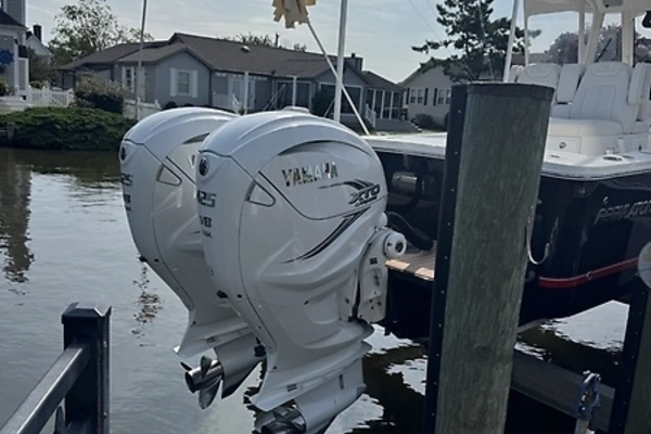 Regulator 31 Yacht For Sale