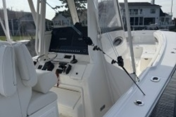 Hooked 31ft Regulator Yacht For Sale