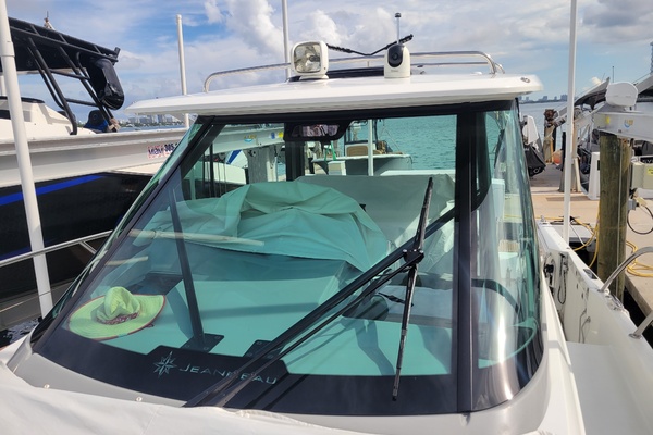 35ft Jeanneau Yacht For Sale