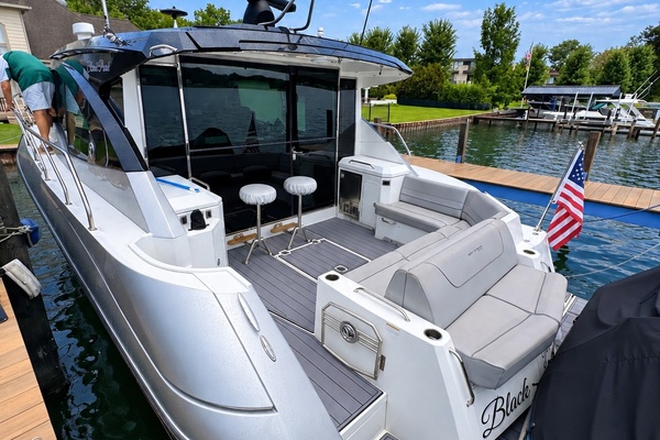 Black Pearl 45ft Cruisers Yachts Yacht For Sale