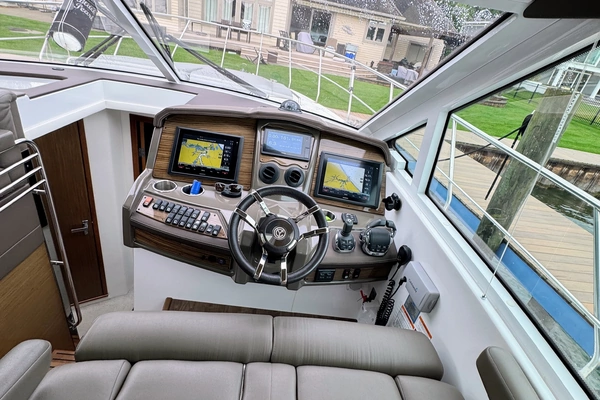 Cruisers Yachts 45 Cantius Yacht For Sale