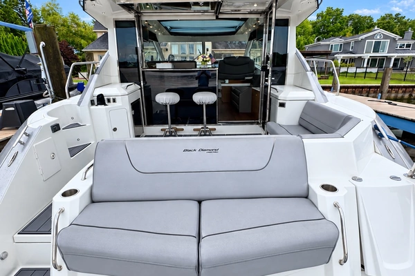 Cruisers Yachts 45 Cantius Yacht For Sale
