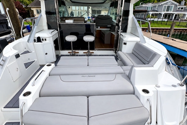 Cruisers Yachts 45 Cantius Yacht For Sale