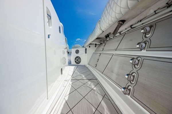 Bull Run 53ft HCB Yacht For Sale