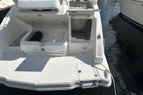 Azure 31ft Chaparral Yacht For Sale
