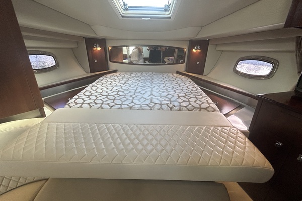Azure 31ft Chaparral Yacht For Sale