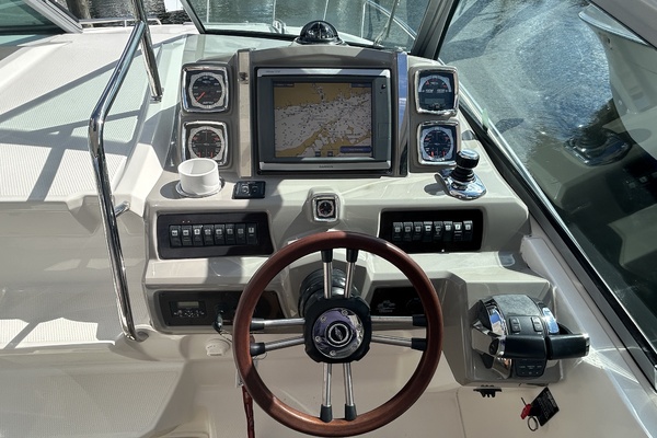Azure 31ft Chaparral Yacht For Sale