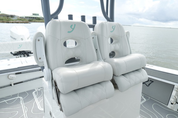 27ft Young Yacht For Sale