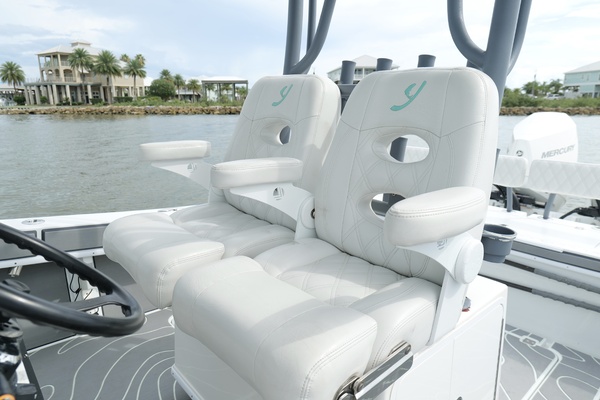 27ft Young Yacht For Sale