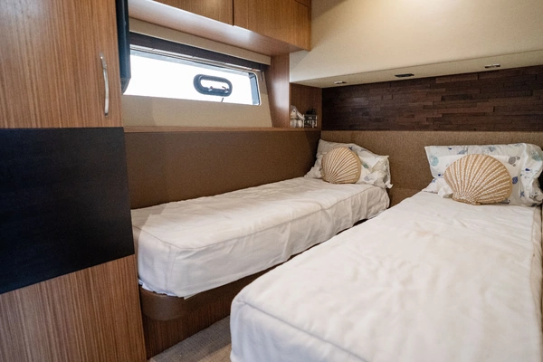 Sea Ray L590 Yacht For Sale