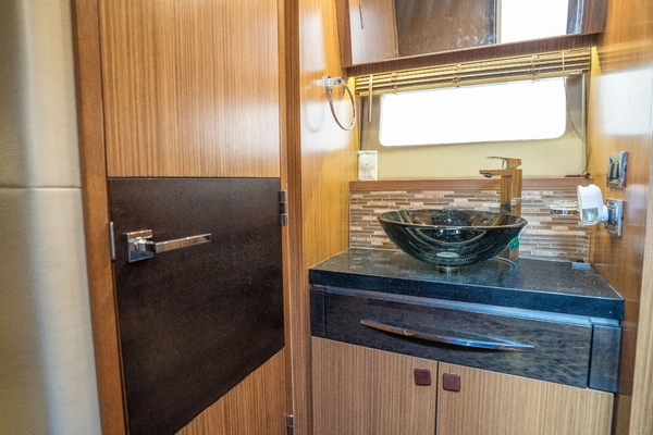 Sea Ray L590 Yacht For Sale