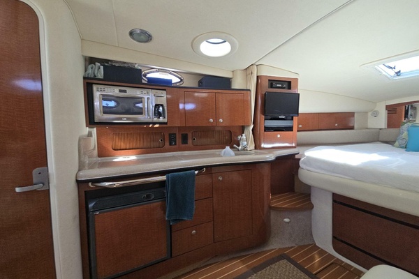 MAHALO 32ft Sea Ray Yacht For Sale