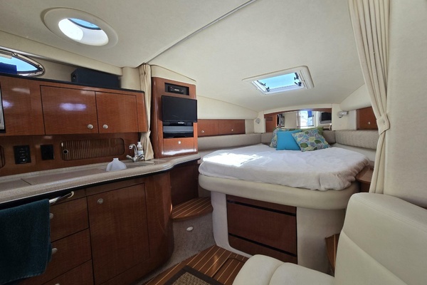 MAHALO 32ft Sea Ray Yacht For Sale