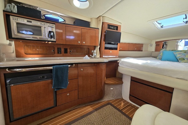 MAHALO 32ft Sea Ray Yacht For Sale
