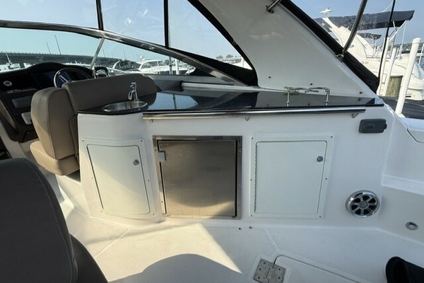 32ft Regal Yacht For Sale