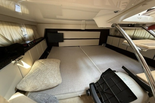 32ft Regal Yacht For Sale